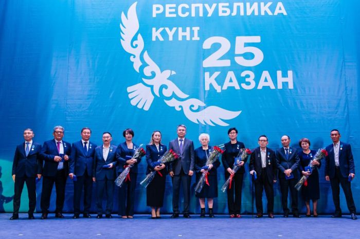 В Атырау вручили государственные награды в честь Дня Республики