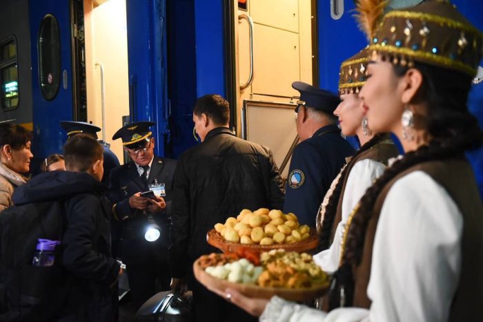 Москва-Алматы: ушёл первый поезд