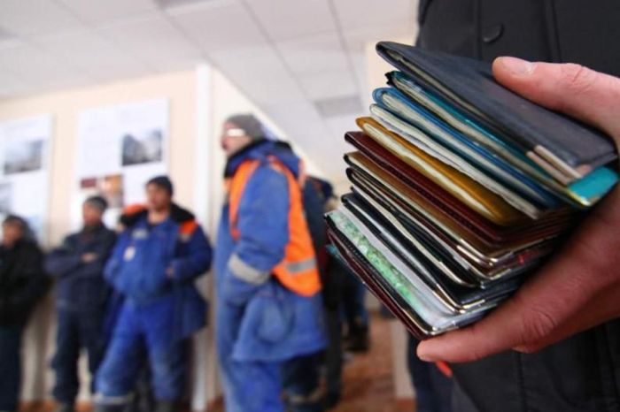 Сколько иностранцев официально работают в Казахстане