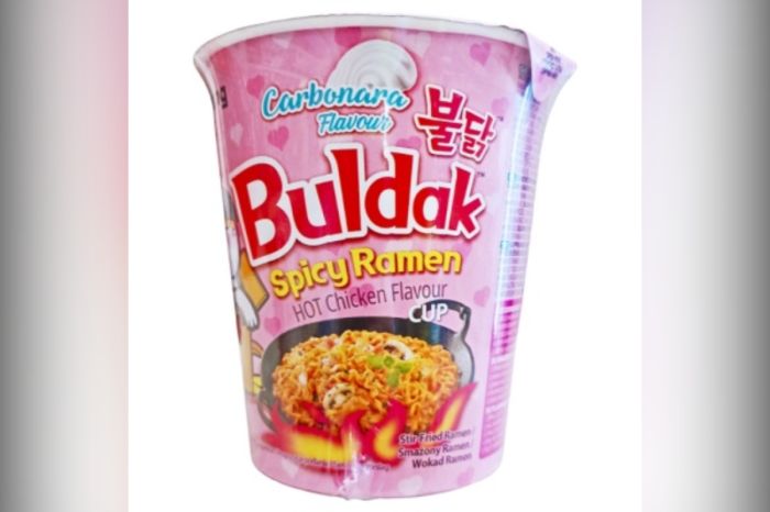 ​"Рак и бесплодие": в США на лапше Buldak появилось предупреждение о вреде для здоровья​​