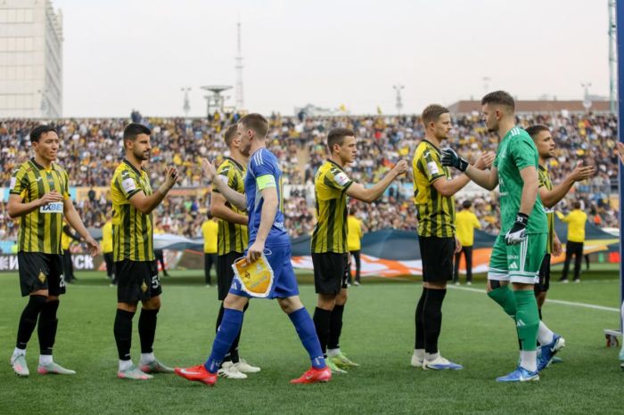 Три казахстанских футбольных клуба передадут в частную собственность до конца ноября