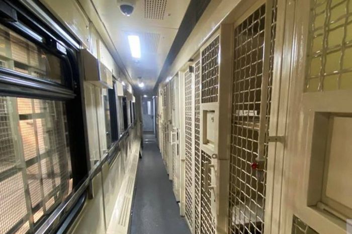 В Казахстане сокращены расходы на перевозку осужденных 