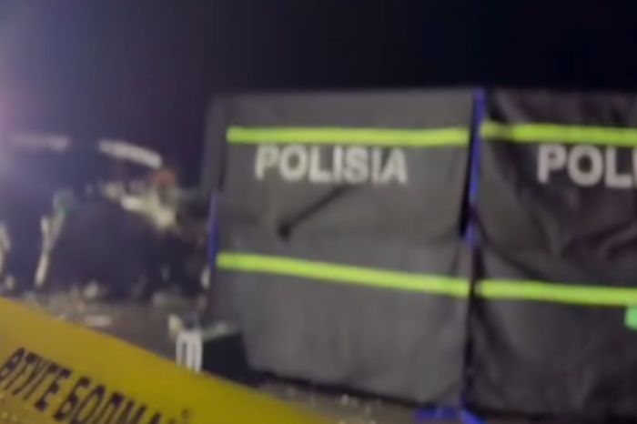 Пятеро насмерть: минивэн врезался в ЗИЛ в ВКО