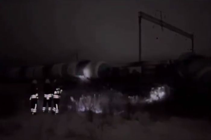 Вагоны с растительным маслом сошли с рельсов в Акмолинской области