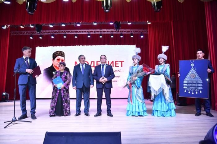 «Культура — часть моей жизни»: в Атырау отметили 70-летие Алмы Андарбаевой