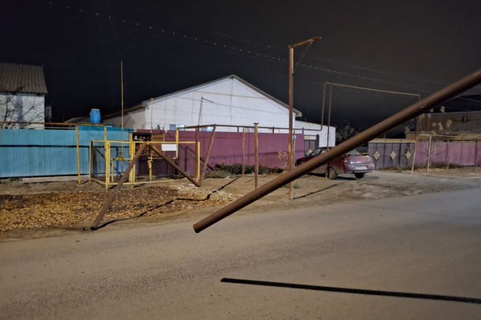 В Томарлы фура врезалась в газовую трубу