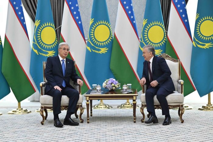Токаев провел переговоры с главой Узбекистана