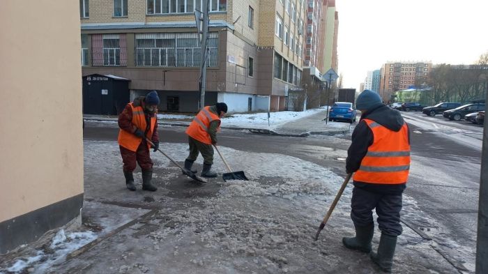 Почти 3 000 рабочих задействованы при уборке снега в Астане