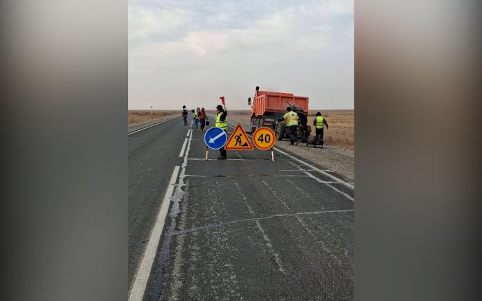 Из-за обильных осадков закрыта дорога на севере Казахстане