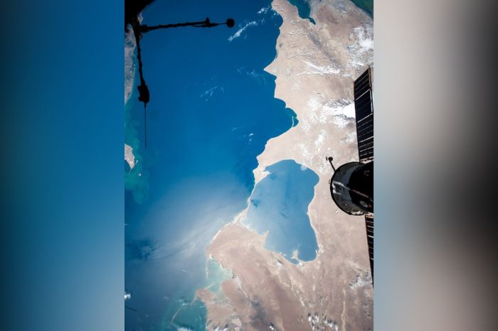 Российский космонавт показал редкие снимки Каспия