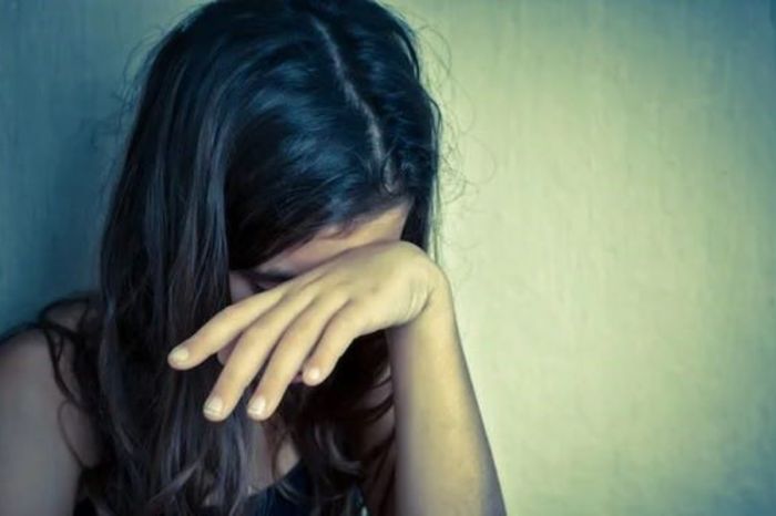 ​В Актюбинской области беременность школьницы не заметили трижды, виновных уволили