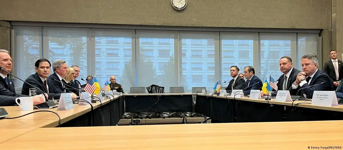 Делегации Украины и США в Женеве 23 октябряФото: Emma Farge/REUTERS