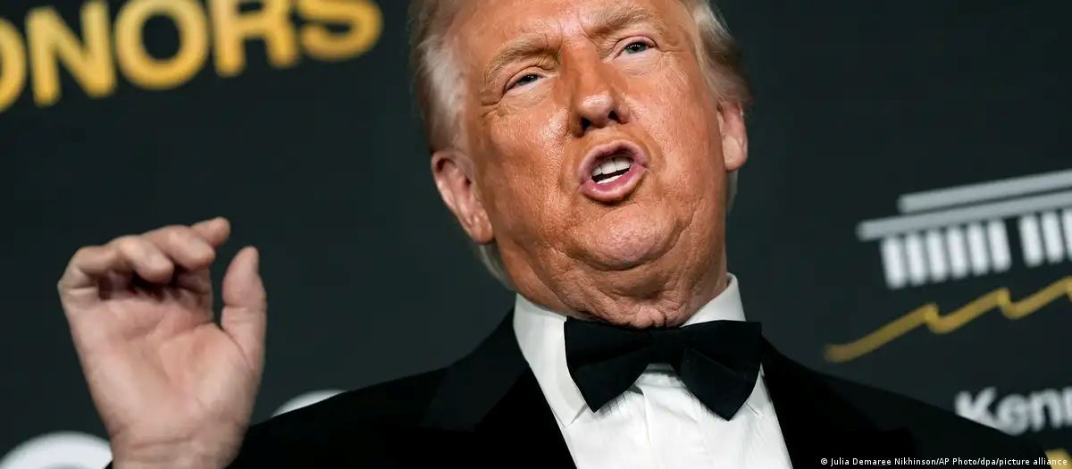 Дональд Трамп на вручении премии Центра Кеннеди/Фото: Julia Demaree Nikhinson/AP Photo/dpa/picture alliance