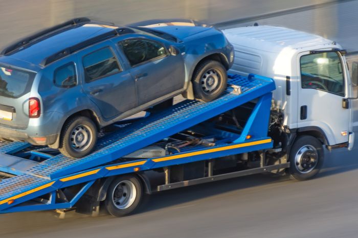 Через оккупированные территории: в Россию массово завозят угнанные в Европе автомобили