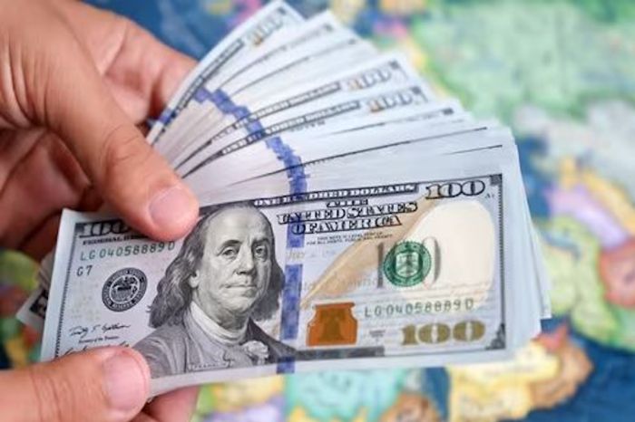 Рекорд с 2018‑го: объём продаж долларов в Казахстане резко сократился