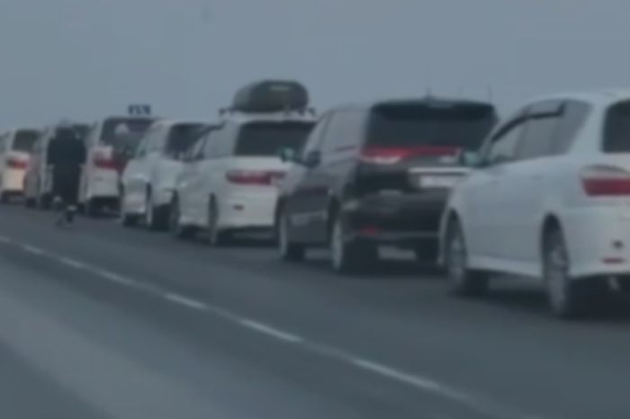 В Атырау водители вышли на трассу из-за действий дорожной полиции