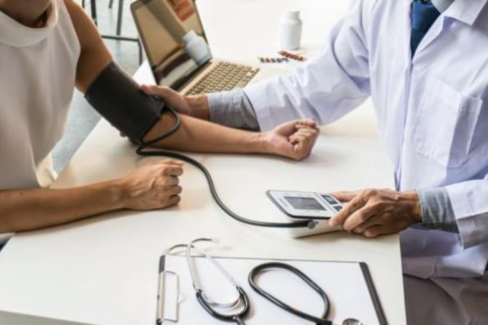 В 2026 году в Казахстане изменятся тарифы на лечение: какие услуги подорожают