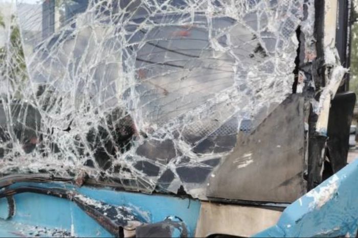 В Актюбинской области опрокинулся автобус: пять погибших, десятки пострадавших