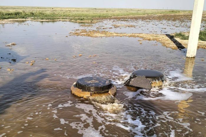 В который раз: ТОО Karabatan Utility Solutions оштрафовали на 26,5 млн за загрязнение земли Атырауской области