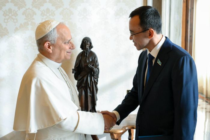 Казахстан зовёт Папу: Токаев приглашает Льва XIV с визитом