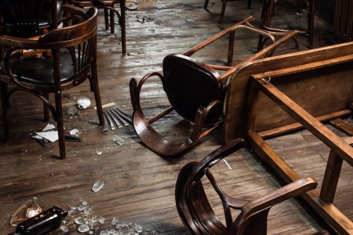 Большой секрет маленькой компании: почему дело о драке атырауских госслужащих в VIP-кабинке застряло на год