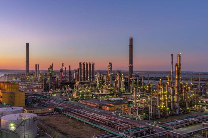 Казахстанский НПЗ в Европе значительно увеличил переработку нефти