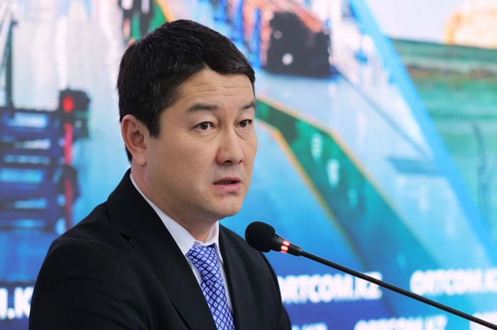 Внебрачный сын и алименты: что заявил аким Мангистау на брифинге