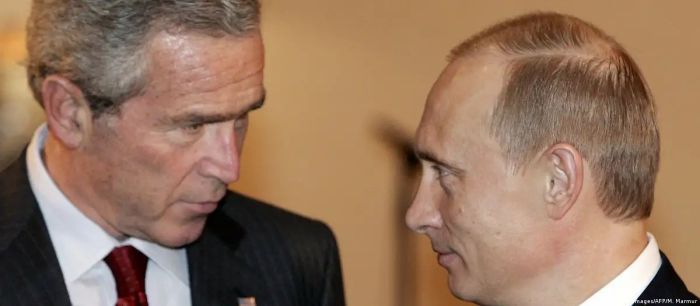 США рассекретили разговор Путина и Буша о НАТО в 2001 году
