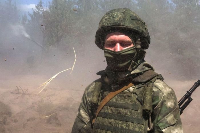 Российского дезертира не впускают в Казахстан: солдат третьи сутки находится в аэропорту Астаны