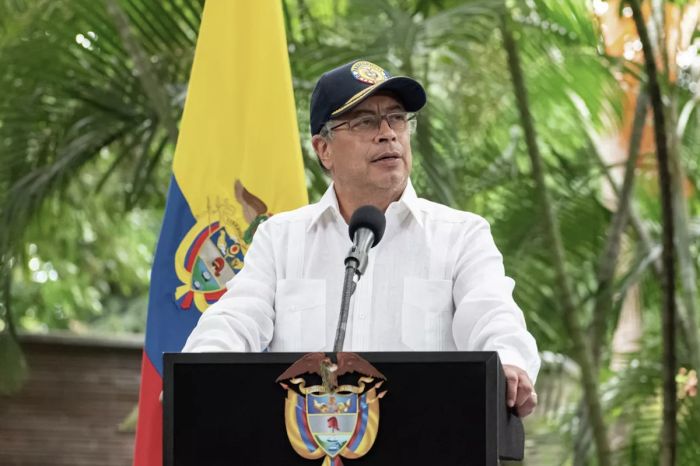 «Ради родины я снова возьмусь за оружие»: президент Колумбии жёстко ответил Трампу