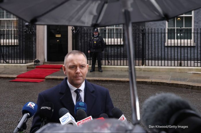 Только Трамп может прекратить войну в Украине — президент Польши