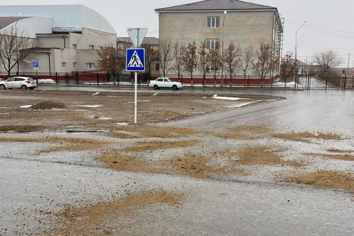 Гололёд сковал два района Атырауской области