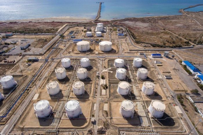 КазМунайГаз перенаправил 300 тысяч тонн нефти из-за ограничений КТК
