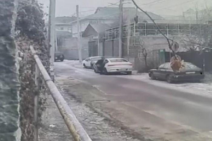 Связал и похитил 30 млн тенге: в Алматы произошло ограбление средь бела дня