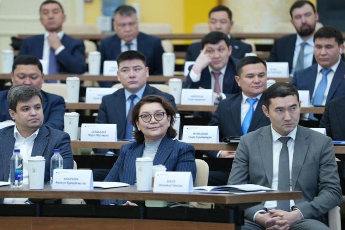 Казахстанские чиновники начали изучать ИИ