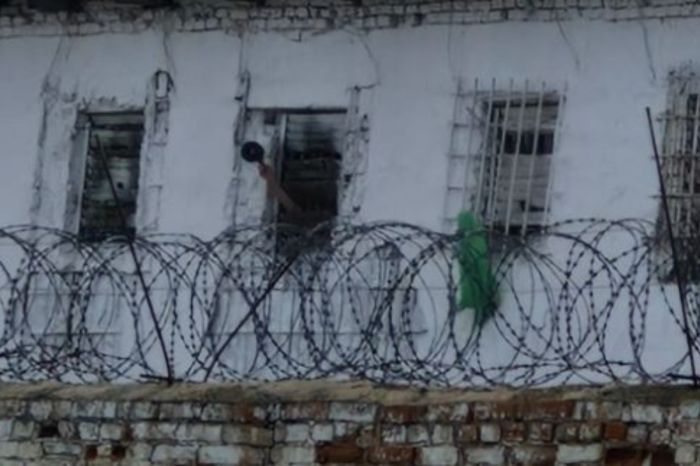 В Атырау произошёл пожар в мужской колонии, есть пострадавший