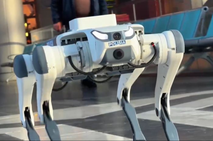 Робот-собака вышел на патрулирование общественных мест Астаны