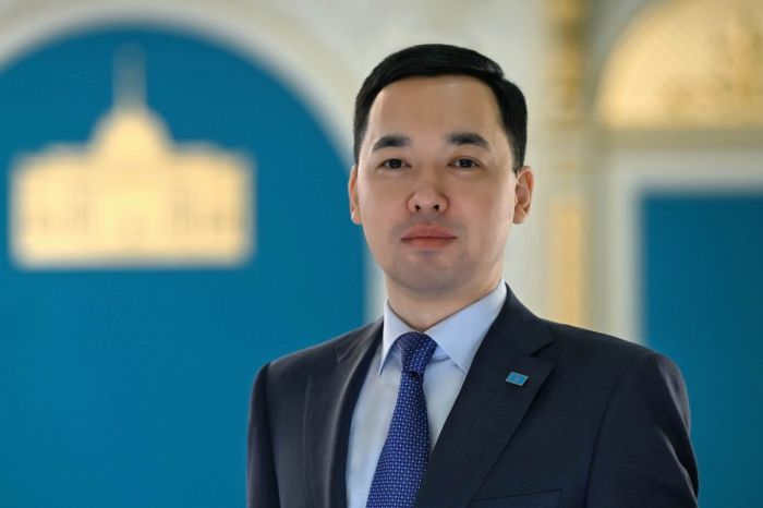 Руслан Желдибай освобождён от должности пресс-секретаря президента