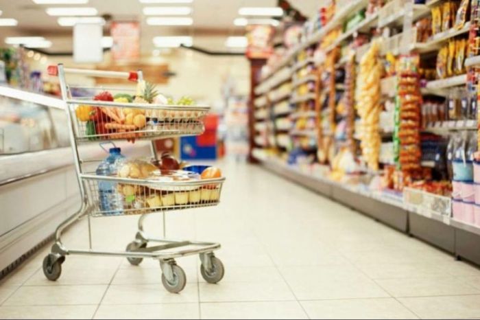 От продуктов до отдыха: что в Казахстане дорожает быстрее всего