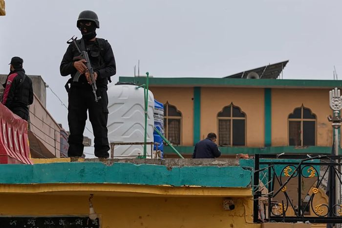 Взрыв после Жума намаз: в Пакистане смертник устроил теракт в мечети