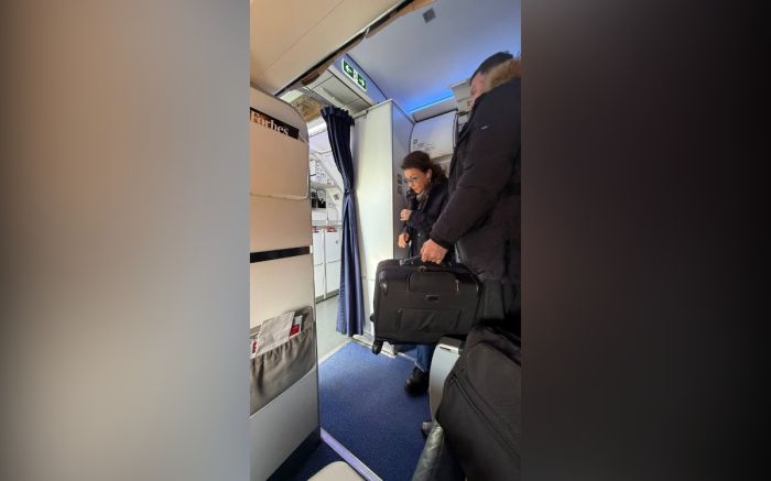 Даригу Назарбаеву "обнаружили" на регулярном рейсе