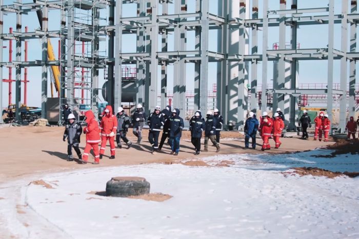 Руководители QazaqGaz и NCOC проинспектировали стройку ГПЗ на Кашагане