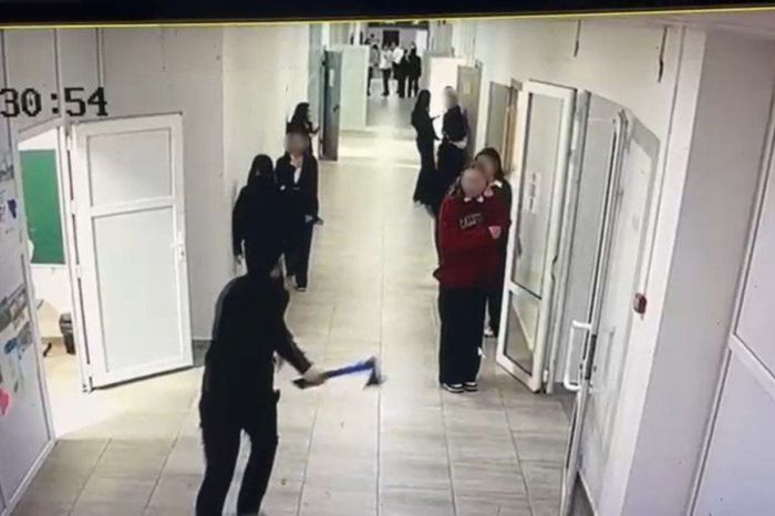 ​Подросток, напавший на сверстников в школе Кульсары, вернулся к занятиям