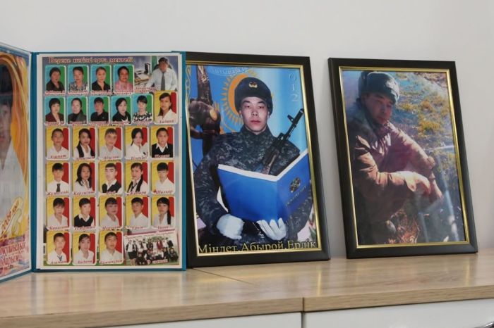 В Атырау почтили память погибшего сержанта Шалкара Акымгалиева