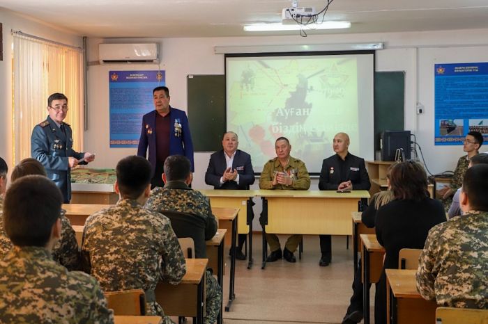 Память без парада: в Атырау ветераны Афганистана подняли вопросы статуса и льгот