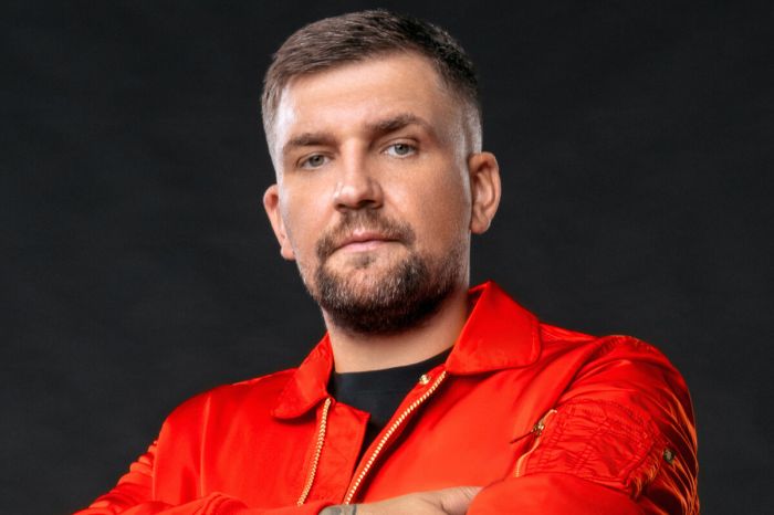 Баста вернулся в Казахстан из-за неисправности самолета