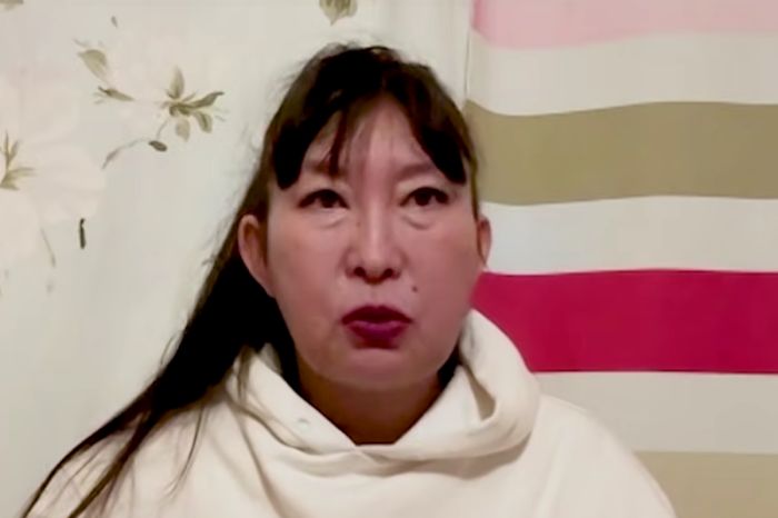 Певица из Казахстана помогает Херсону, а ее сын воюет за Украину