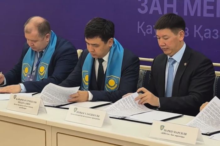 В Уральске подписали меморандум для предотвращения трудовых споров на Карачаганаке