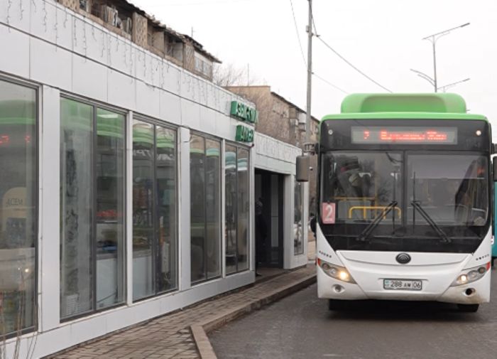 Остановки в Атырау передали бизнесу на 10 лет