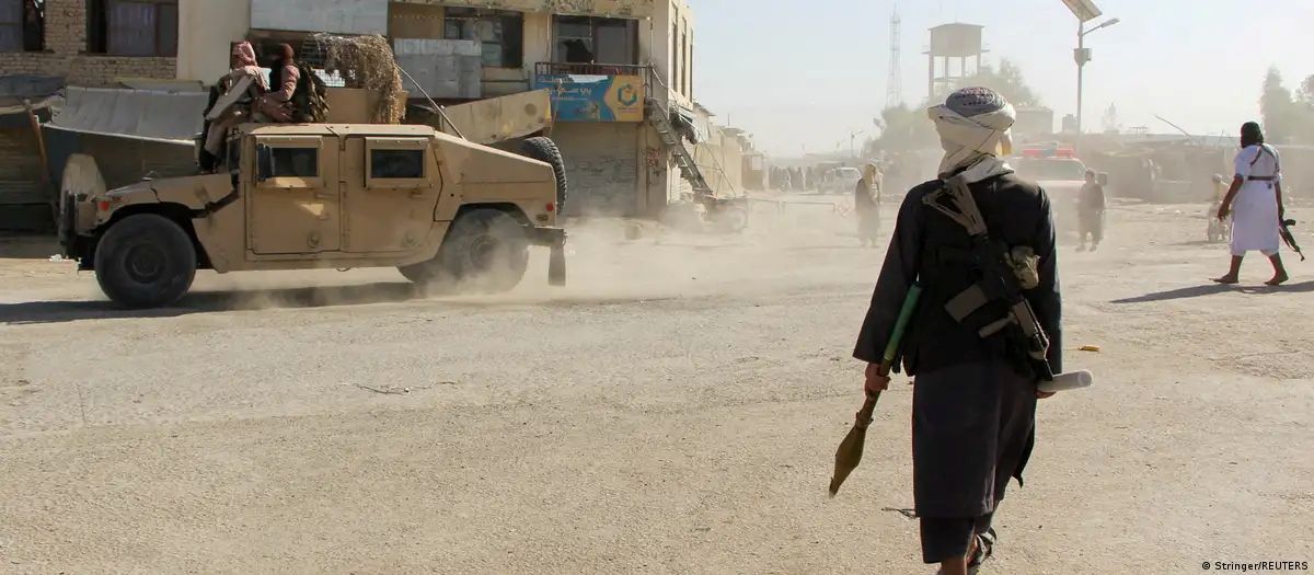 Бойцы "Талибана" на афгано-пакистанской границе во время вооруженных столкновений в октябре 2025 года/Фото: Stringer/REUTERS Бойцы "Талибана" на афгано-пакистанской границе во время вооруженных столкновений в октябре 2025 года/Фото: Stringer/REUTERS